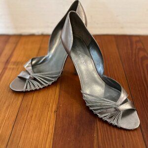 Nine West 70's Disco Pump, size 8